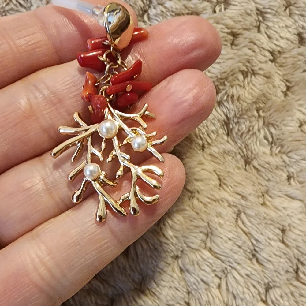 Red Necklace with Gold Accents Set - Picture 12 of 16